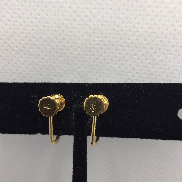 14KT GOLD & Pearl ScrewBack Earrings - Picture 2 of 5